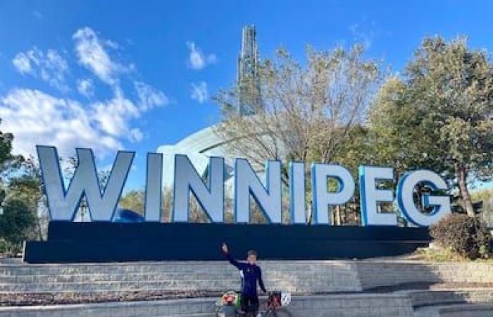 Cruzando Canadá en bicicleta: un francés nacido en Halifax regresa 23 años después para descubrir su país natal