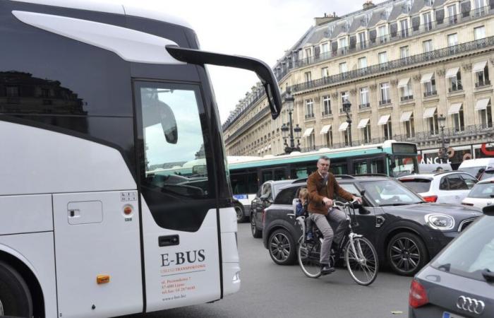 “Escucho muchas preocupaciones y muchas de ellas son infundadas”, asegura Ariel Weil, alcalde del PS del Centro de París