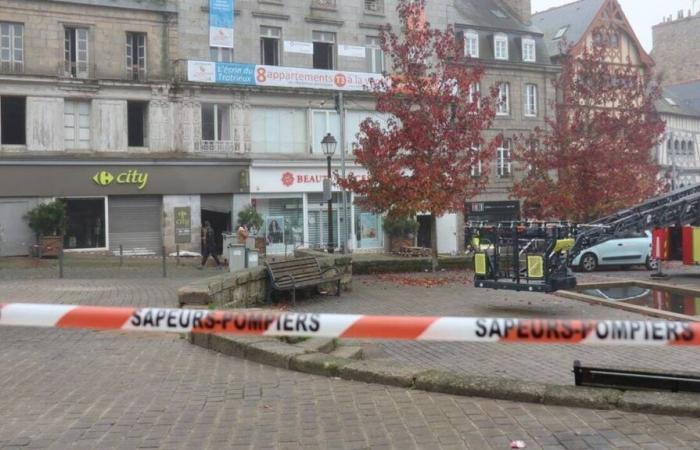 Una tienda Carrefour urbana arrasada por un incendio en Côtes-d’Armor