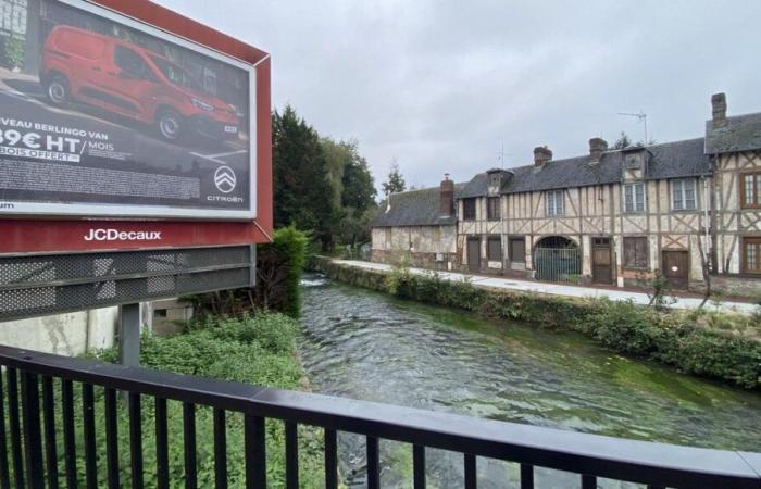 El premio Francia Fea otorgado a un cartel publicitario en Maromme