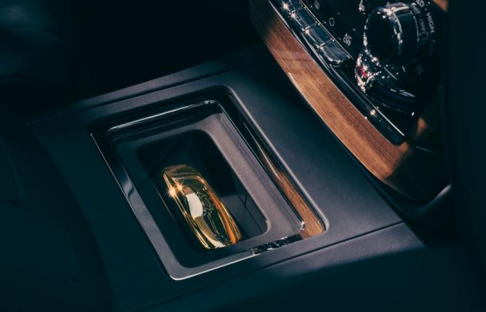 Rolls-Royce ha fabricado un automóvil único inspirado en ‘Goldfinger’ con detalles en oro macizo