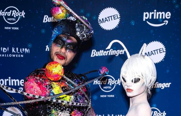 Bill Kaulitz: ¡Halloween sin Marc! En cambio, el YouTuber aparece con ÉL.