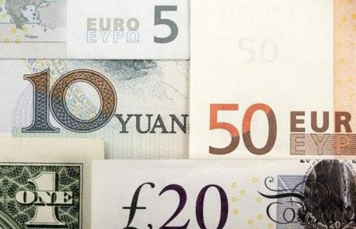 Dólar estadounidense mixto el martes temprano antes de la apretada agenda de publicación de datos