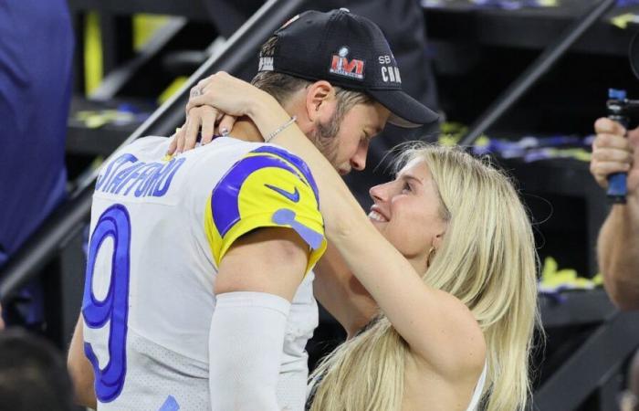 La esposa de Matthew Stafford llama la atención con su disfraz de Taylor Swift