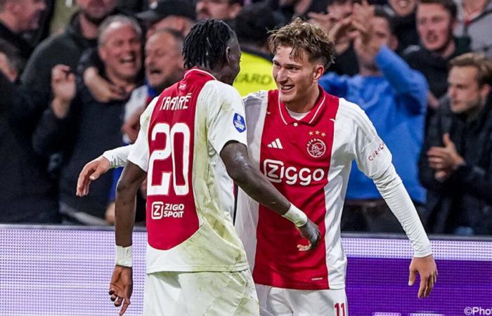 Mika Godts decide el emocionante partido holandés contra el PSV a favor del Ajax