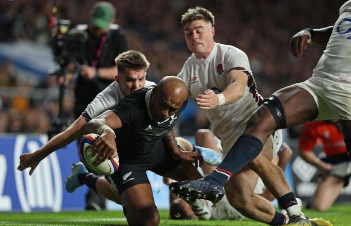 Los All Blacks sufren pero ganan en Twickenham