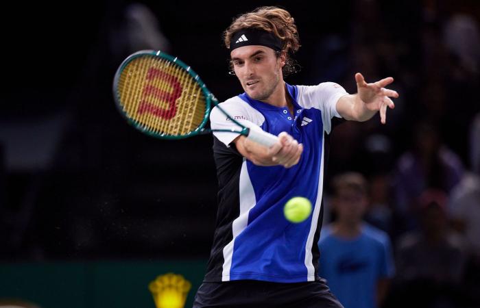 Sobre los fichajes de Stefanos Tsitsipas, que registra su cuarta temporada consecutiva con una caída en el porcentaje de victorias