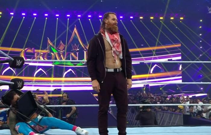 WWE Crown Jewel: Sami Zayn en el campamento de su hijo elegido