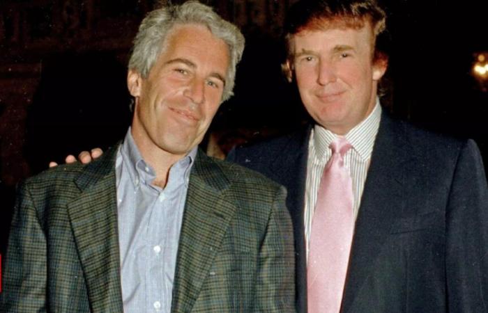 Trump y Epstein: Epstein mostró fotos de Trump con mujeres en topless, podría arruinar a Donald, afirma el autor