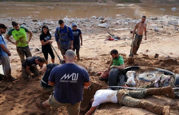 Inundaciones en España: más de 200 muertos, el ejército al rescate ante el caos