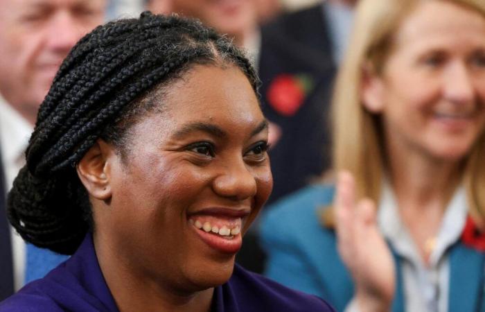 Kemi Badenoch nuevo líder de los conservadores británicos, que dan un giro a la derecha