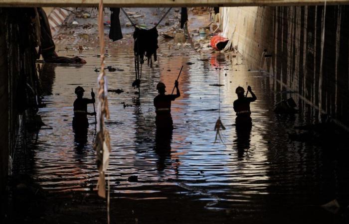 En las afueras de Valencia, la interminable pesadilla de las víctimas de las inundaciones