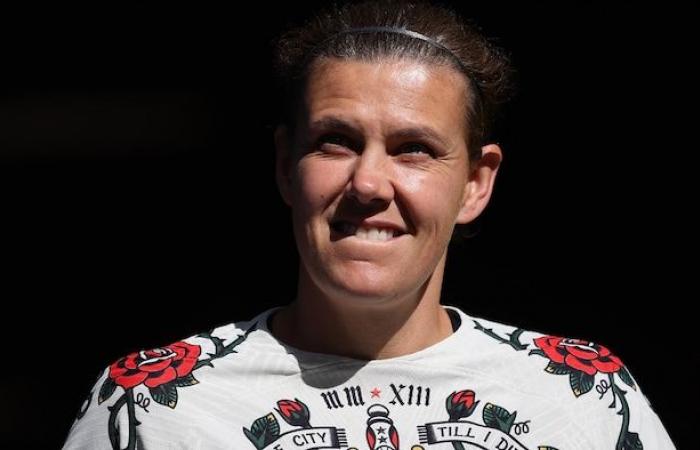 Christine Sinclair marca en el último partido de la temporada de su carrera