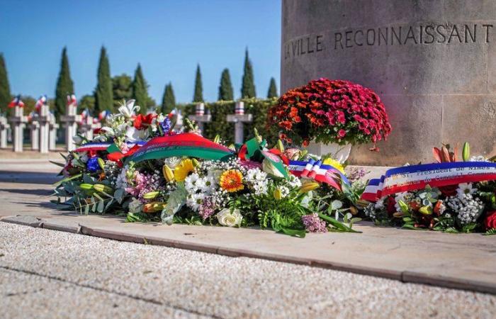 Un homenaje a los soldados de Nimes muertos por Francia en la plaza militar del cementerio del Puente de la Justicia