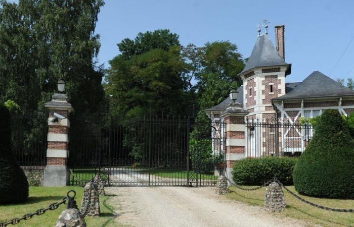 ¿500 euros para visitar la casa de Alain Delon en Douchy? Anthony Delon se pronuncia para denunciar una estafa