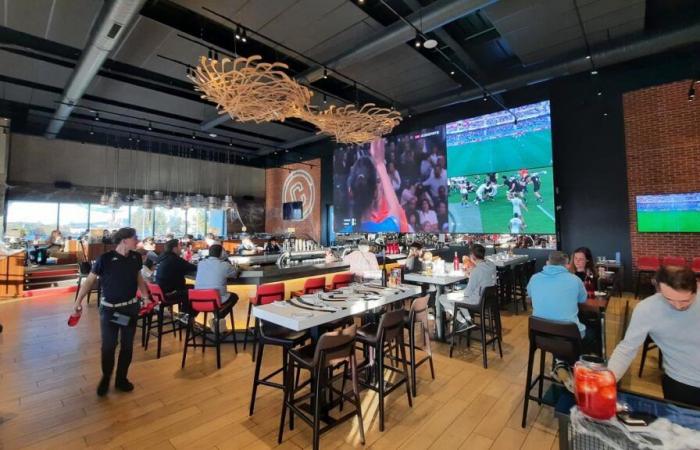 En Bègles, la retransmisión televisiva del partido de las Leonas aplaudida por la afición