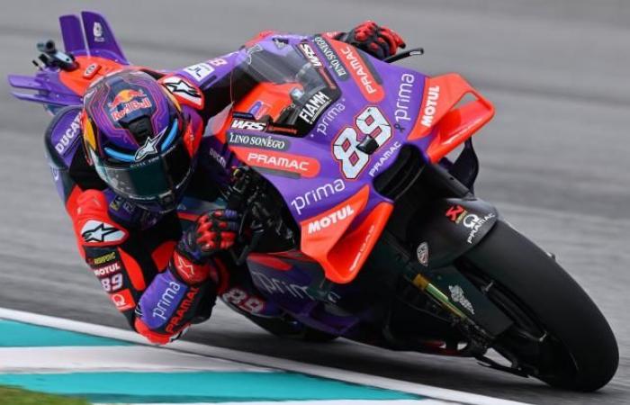 Jorge Martín gana la carrera sprint del GP de Malasia de MotoGP, Francesco Bagnaia se cae