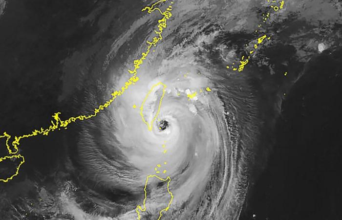 En Japón, casi 200.000 residentes han sido llamados a evacuar tras las fuertes lluvias