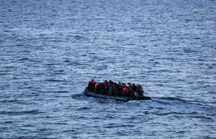 39 inmigrantes rescatados en un barco frente a Sangatte