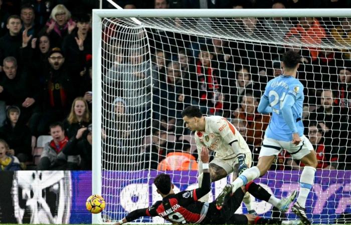 Bournemouth 2 Man City 1: Guardiola y compañía dieron un gran golpe por el título después de la sorprendente primera derrota en la Premier League en 11 MESES