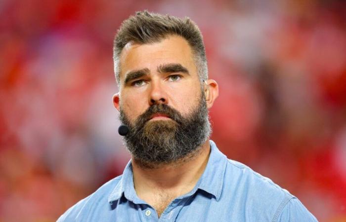 Jason Kelce parece destrozar el teléfono de un hombre después de usar un insulto gay – Telemundo Filadelfia (41)