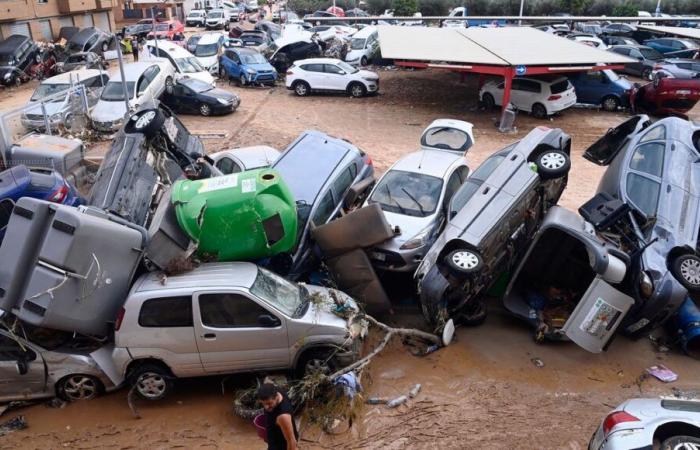 Inundaciones en España: en Chiva, la búsqueda desesperada de los últimos supervivientes