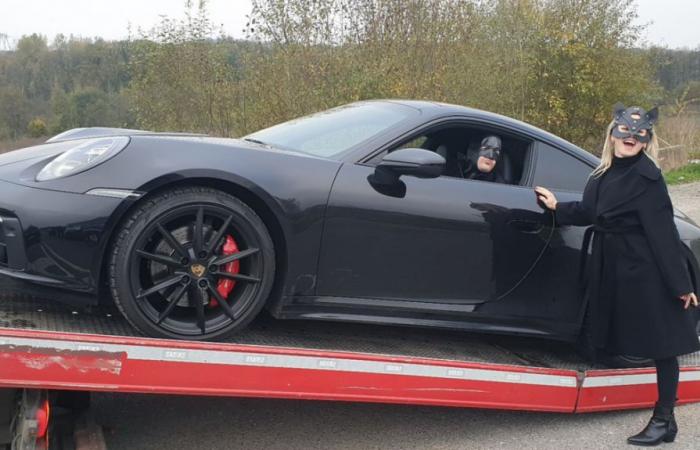 Cuando Batman aparece a 203 km/h en una autopista en Francia