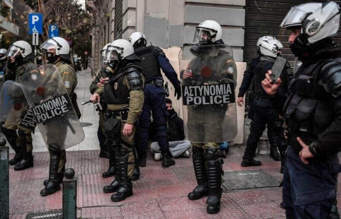 Grecia: la policía antiterrorista arresta a un hombre tras una explosión