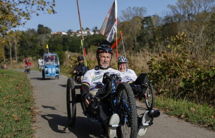 La bicicleta reclinada a orillas del Nive, un soplo de aire fresco a tamaño natural