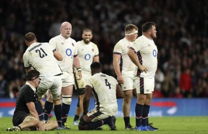 Los All Blacks ganan en la recta final ante Inglaterra