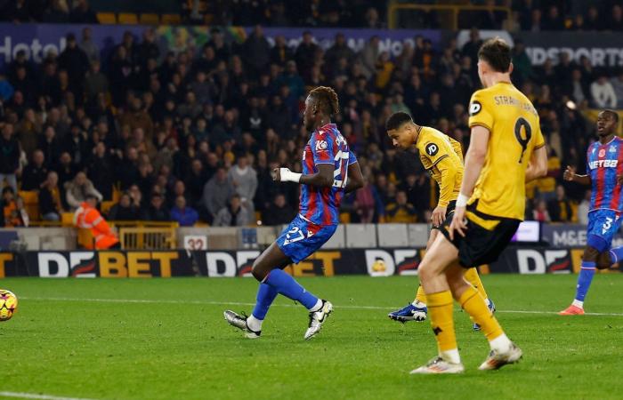 Guehi rescata un punto para que Palace prolongue la racha sin victorias de los Wolves