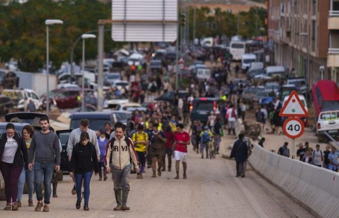 Los españoles afectados buscan ayuda del Gobierno tras las inundaciones