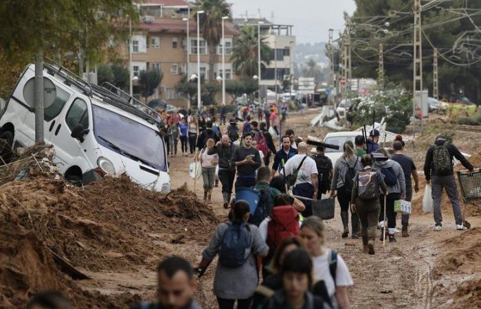 Inundaciones en España: el país se enfrenta al “mayor desastre natural” de su historia reciente, según el presidente del Gobierno, Pedro Sánchez