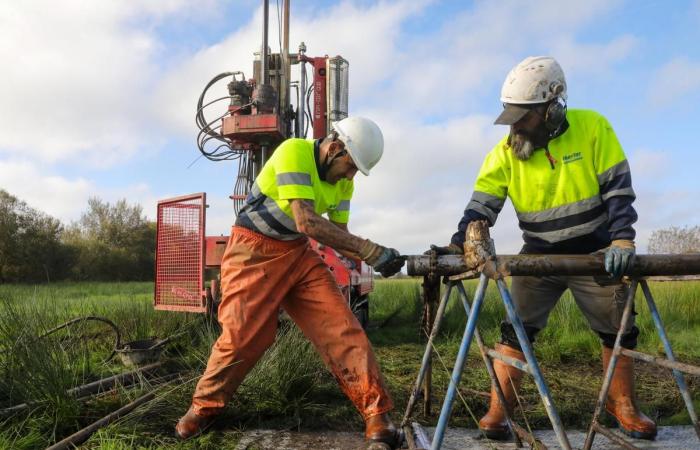 un estudio para sondear las profundidades de la marisma de Orx, un potencial sumidero de carbono