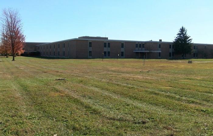 El acuerdo para convertir una escuela secundaria abandonada en un centro comunitario fracasa