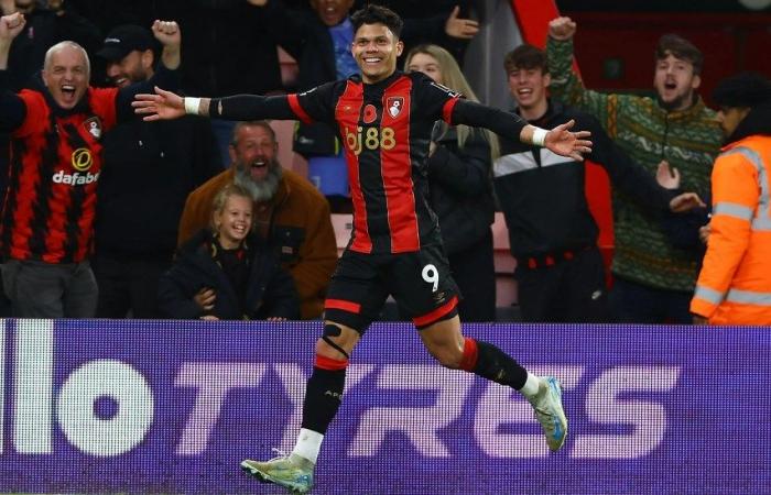 Bournemouth 2 Man City 1: Guardiola y compañía dieron un gran golpe por el título después de la sorprendente primera derrota en la Premier League en 11 MESES