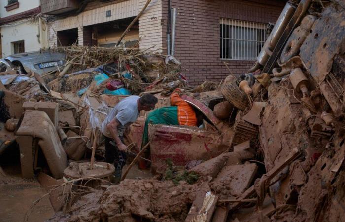 Tras las inundaciones en España, la lenta y difícil búsqueda de los desaparecidos