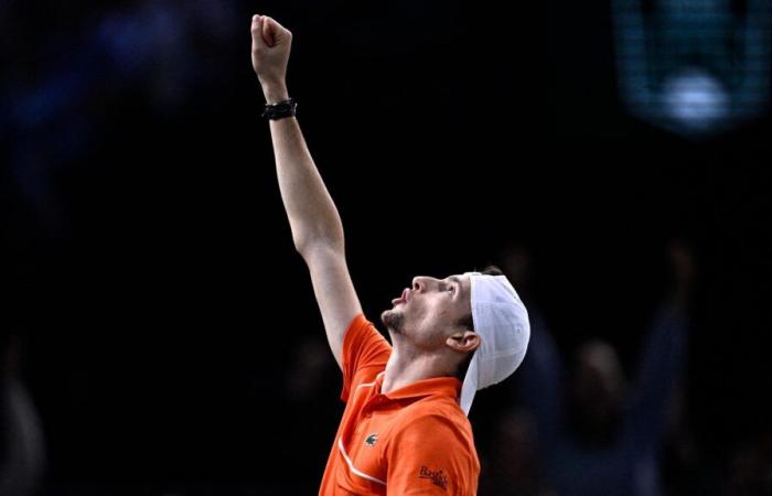 Ugo Humbert en la final del Masters 1000 de París, para sorprender al número 3 del mundo Alexander Zverev