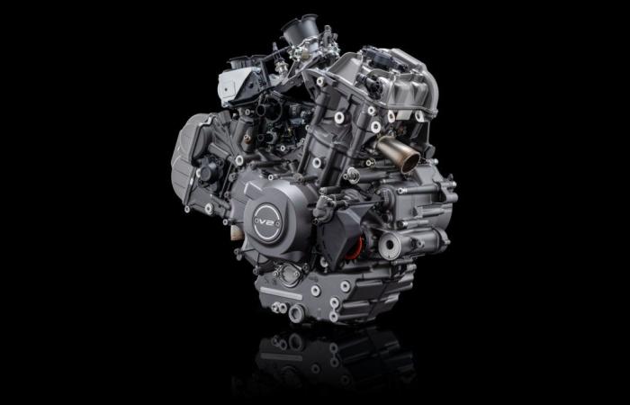 Ducati cuenta con un V2 completamente nuevo: 890 cm3 y hasta 120 CV.