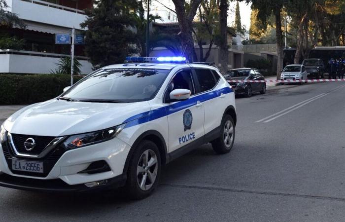 La policía antiterrorista arresta a un hombre después de una explosión mortal en Atenas