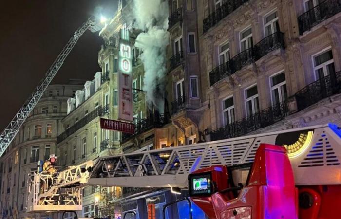 Un hotel destruido por un incendio, 40 personas evacuadas: ¿qué pasó anoche en Bruselas? (fotos)