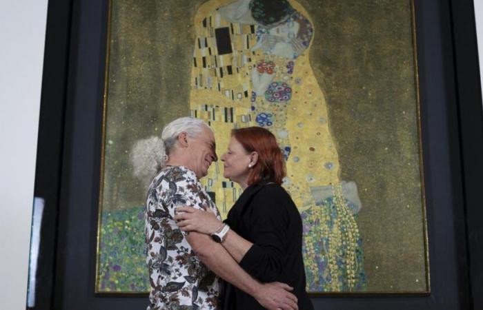 El “ciclo dorado” de Klimt y el misterio de su famoso “Beso”, en Arte