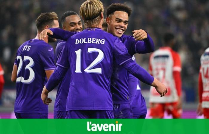 Anderlecht revive en la liga aplastando a un débil equipo de Kortrijk