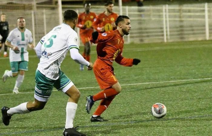 Fútbol. Regional 1: Villaret gana con dolor. Deporte