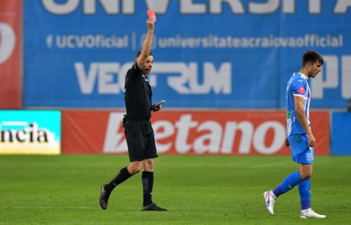 Increíble fase en Craiova – FCSB. El árbitro olvidó mostrarle la tarjeta roja » Desempolvado en el descanso