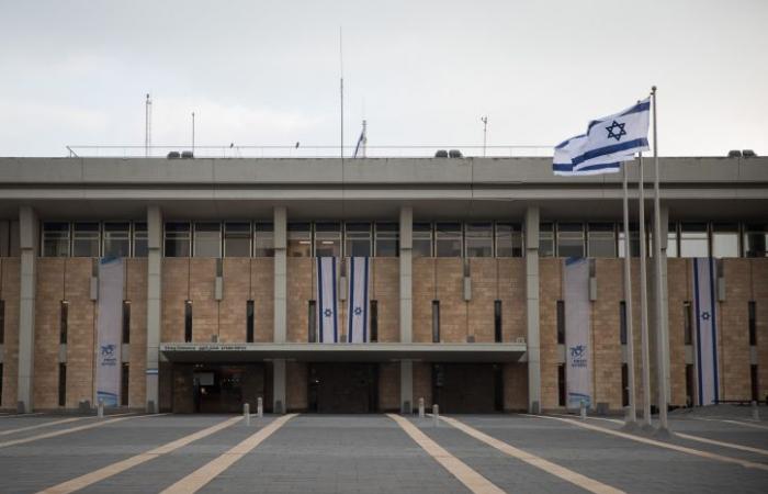 El escándalo de los documentos secretos de Israel: se revela la identidad del principal sospechoso