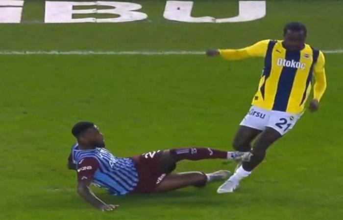 ¡Decisiones controvertidas en el partido Trabzonspor – Fenerbahçe! Una reacción muy dura por parte del propietario: incompetente, aficionado, poco cualificado…