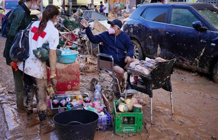 Inundaciones mortales en España: una mujer permanece atrapada en su coche durante 3 días con el cuerpo de su cuñada fallecida