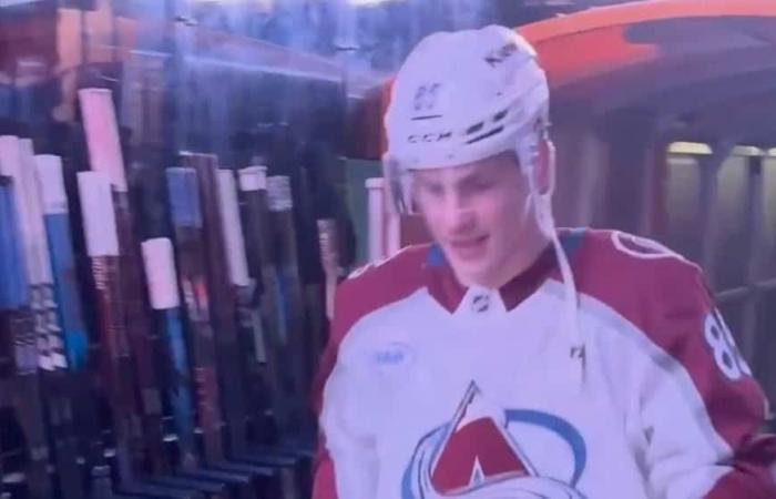 Una oscura selección de séptima ronda hace su debut en la NHL