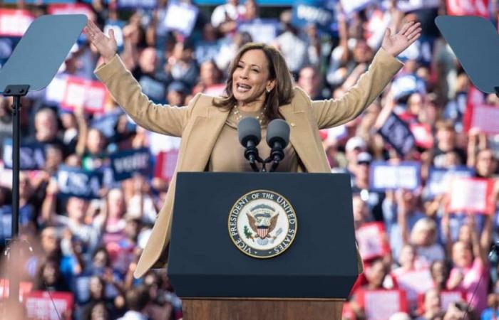 Famoso restaurador neoyorquino promete una botella de champán gratis en cada mesa si Kamala Harris es elegida